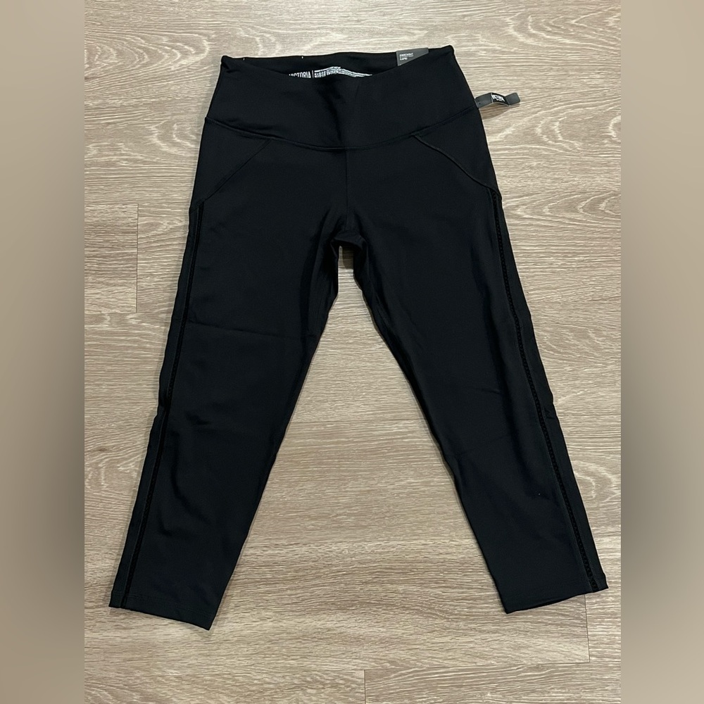VS capri leggings - black never worn - M